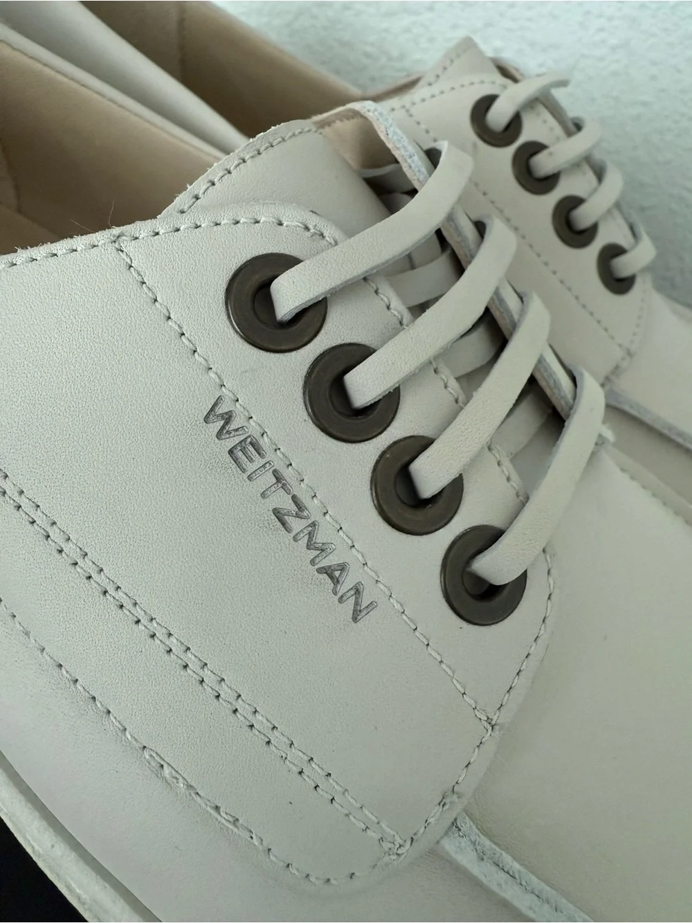 “Like new” Stuart Weitzman Bristol Calf Leather Lace Up Sneakers